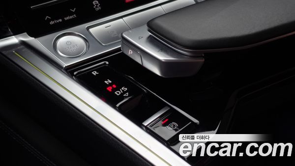 Audi e-tron 2020, фото 12