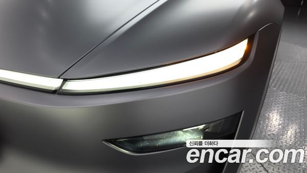 Tesla Model Y 2025, фото 8