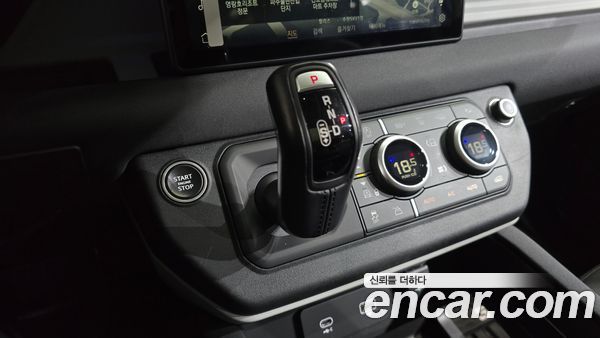 Land Rover Defender 2022, фото 12