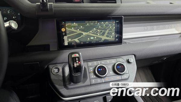 Land Rover Defender 2022, фото 19