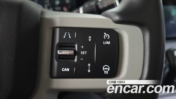 Land Rover Defender 2022, фото 23