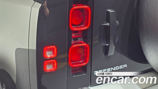 Land Rover Defender 2022, фото 9