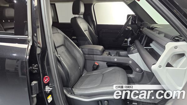 Land Rover Defender 2022, фото 16