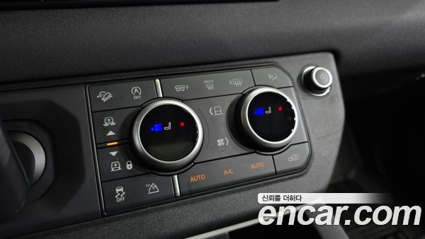 Land Rover Defender 2022, фото 31