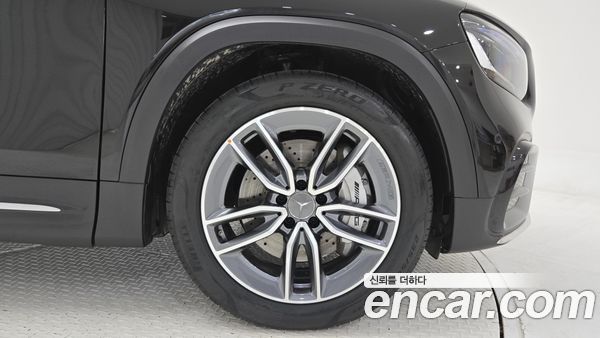 Mercedes-Benz GLB 2025, фото 5
