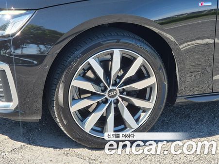 Audi A4 2023, фото 20