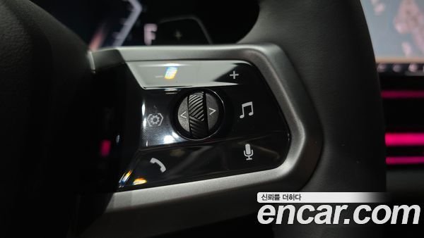 BMW 5 Series 2025, фото 32