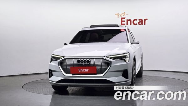 Audi e-tron 2022, фото 3