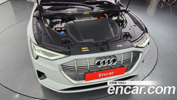 Audi e-tron 2022, фото 6