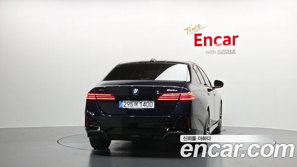 BMW 5 Series 2025, фото 3