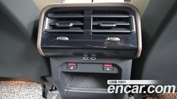 BMW 5 Series 2025, фото 30