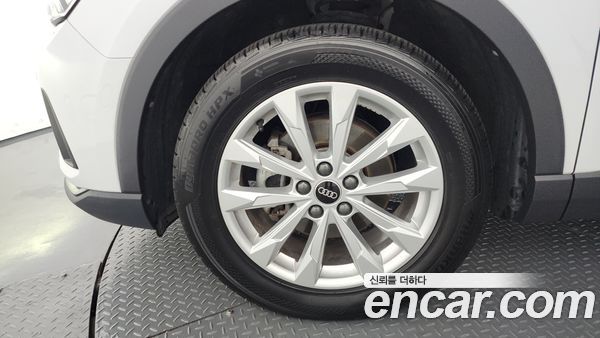 Audi Q3 2023, фото 5