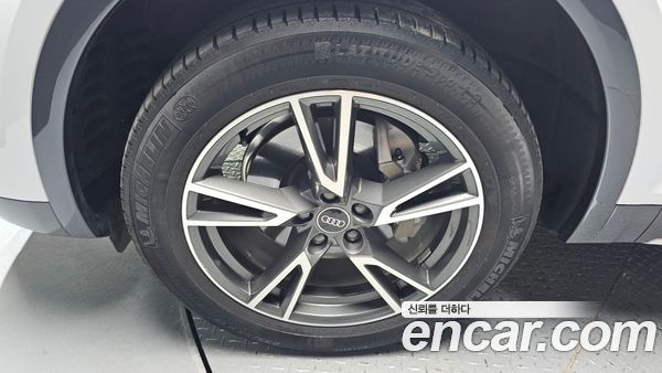 Audi Q5 2022, фото 5