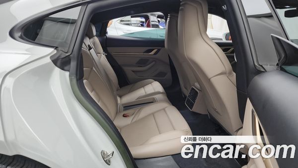 Porsche Taycan 2023, фото 12