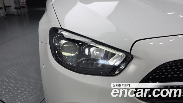 Mercedes-Benz E-Class 2023, фото 8