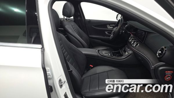 Mercedes-Benz E-Class 2023, фото 16