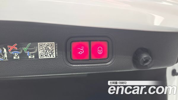 Mercedes-Benz E-Class 2023, фото 31