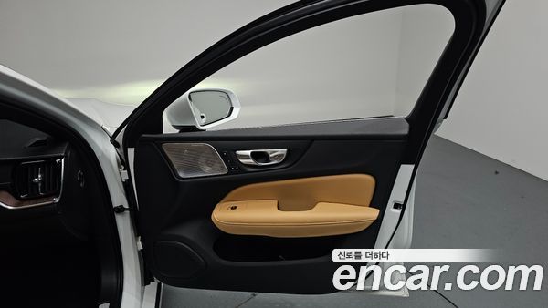 Volvo S60 2022, фото 14