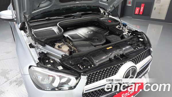 Mercedes-Benz GLE 2023, фото 6