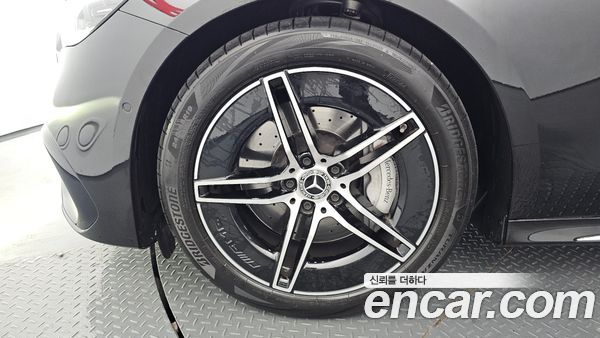 Mercedes-Benz E-Class 2025, фото 5