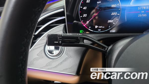 Mercedes-Benz E-Class 2024, фото 26