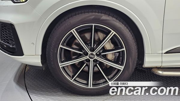 Audi Q7 2021, фото 5