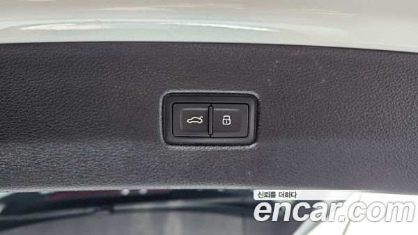 Audi Q7 2021, фото 20