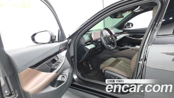 BMW 5 Series 2024, фото 10