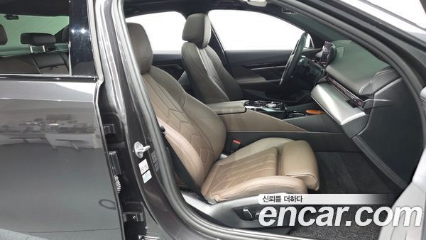 BMW 5 Series 2024, фото 11