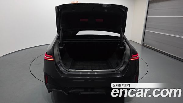 BMW 5 Series 2024, фото 20