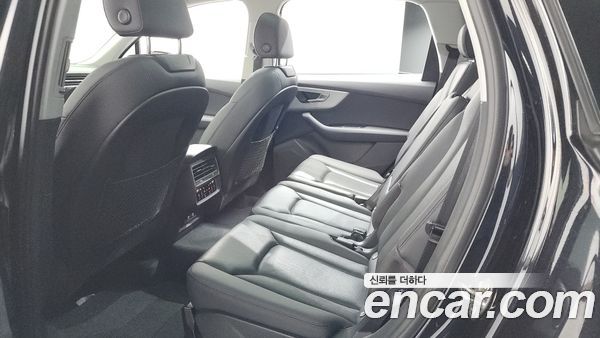 Audi Q7 2021, фото 24