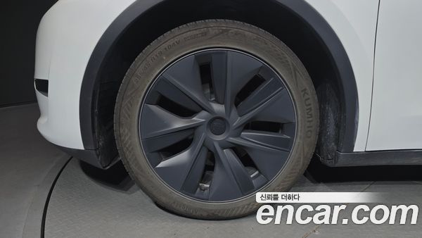 Tesla Model Y 2024, фото 5