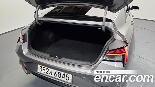 Hyundai Elantra 2021, фото 31