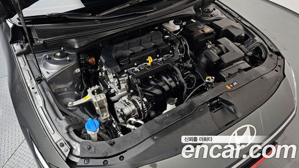 Hyundai Elantra 2025, фото 6