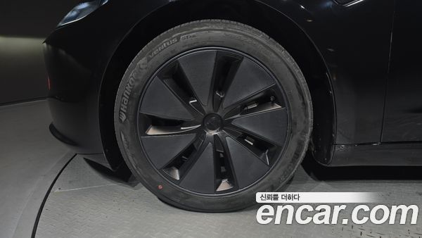 Tesla Model 3 2024, фото 5