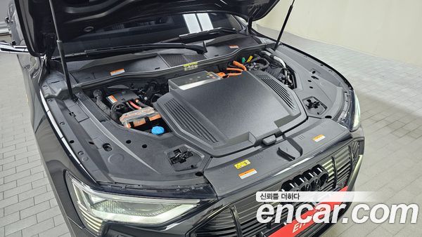 Audi e-tron 2020, фото 6