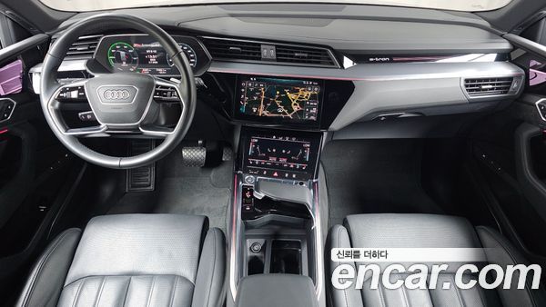 Audi e-tron 2020, фото 10