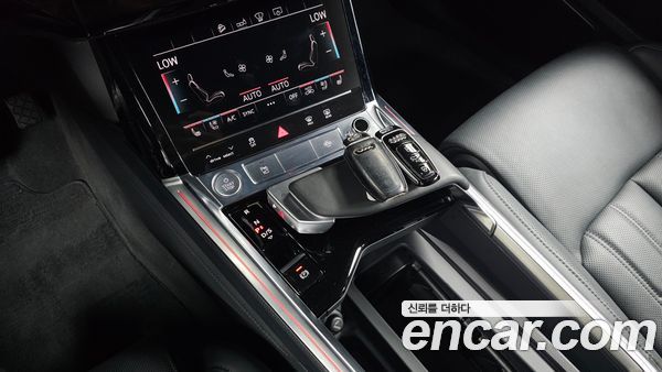 Audi e-tron 2020, фото 12