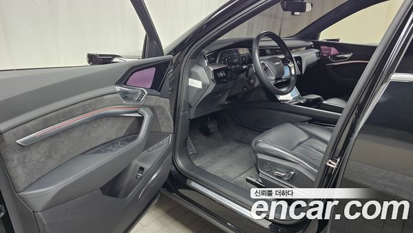 Audi e-tron 2020, фото 13