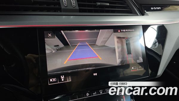 Audi e-tron 2020, фото 20