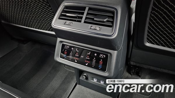 Audi e-tron 2020, фото 31