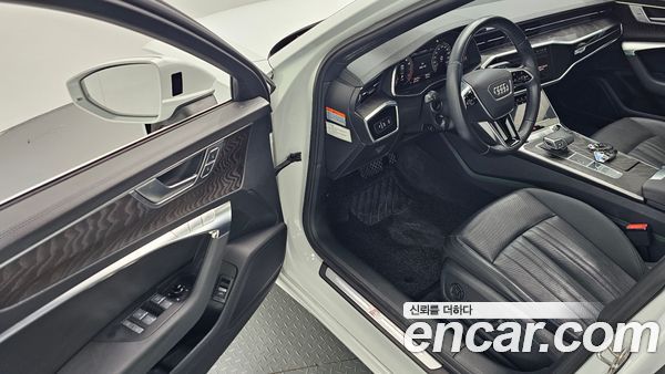 Audi A6 2021, фото 13