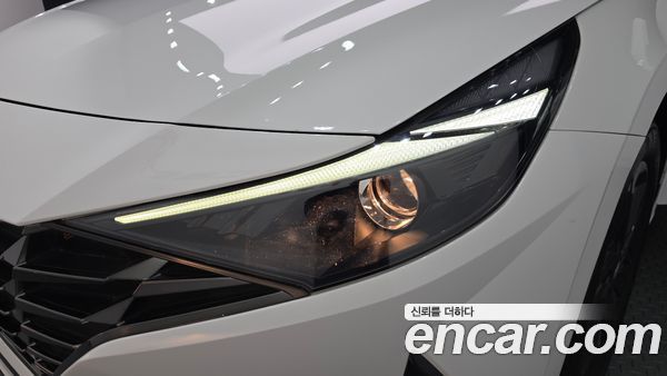 Hyundai Elantra 2023, фото 8