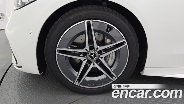 Mercedes-Benz C-Class 2025, фото 5