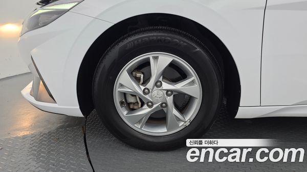Hyundai Elantra 2023, фото 5
