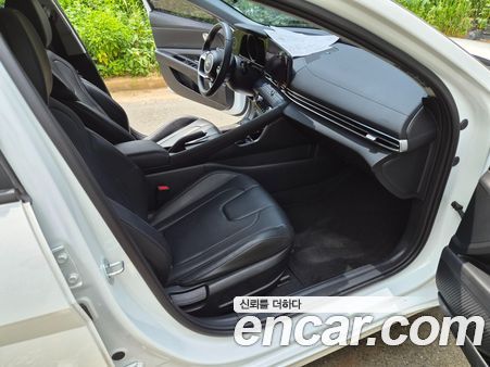 Hyundai Elantra 2023, фото 5