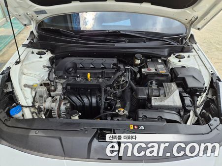 Hyundai Elantra 2023, фото 20