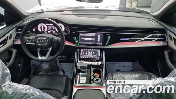Audi Q8 2023, фото 5