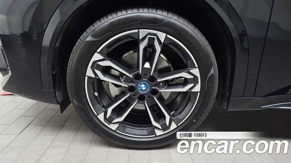 BMW iX2 2024, фото 4