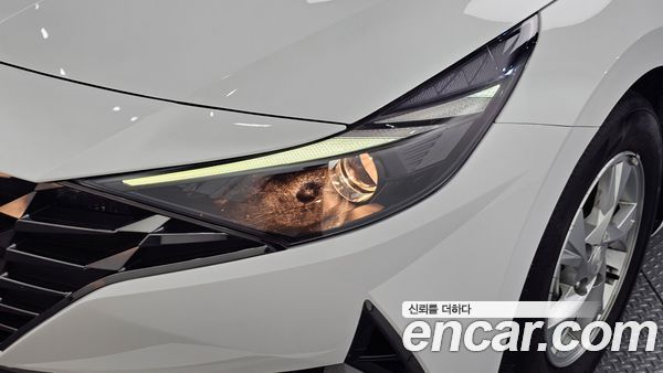 Hyundai Elantra 2023, фото 8